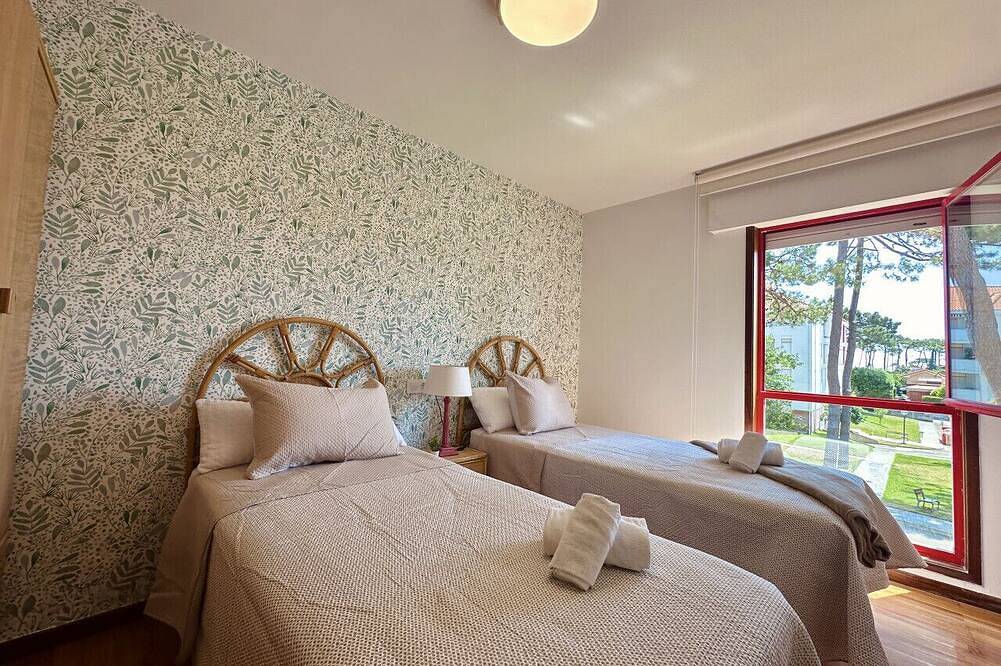 Ganze Wohnung, Vacations in Noja with pool, garden and beach at a walking distance. in Noja, Kantabrische Küste