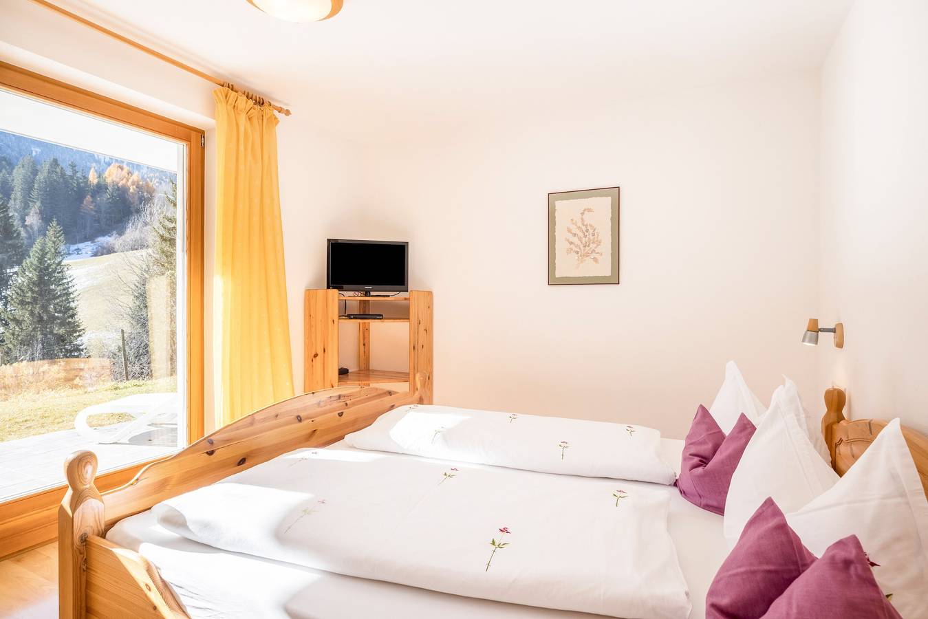 Ganze Wohnung, Bnb Lettnerhof – Familysuite 2. Mitten im Grünen, Südterrasse, Bergblick, Wlan. in Welsberg-Taisten, Östliche Dolomiten