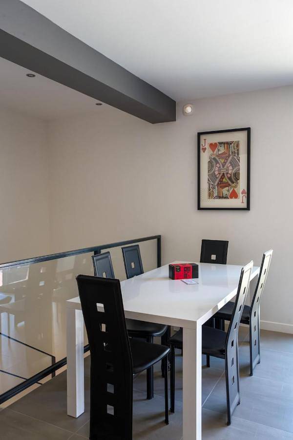 Location de vacances pour 11 personnes, avec piscine et terrasse ainsi que jardin et vue, animaux acceptés à Mézy-sur-Seine - 4