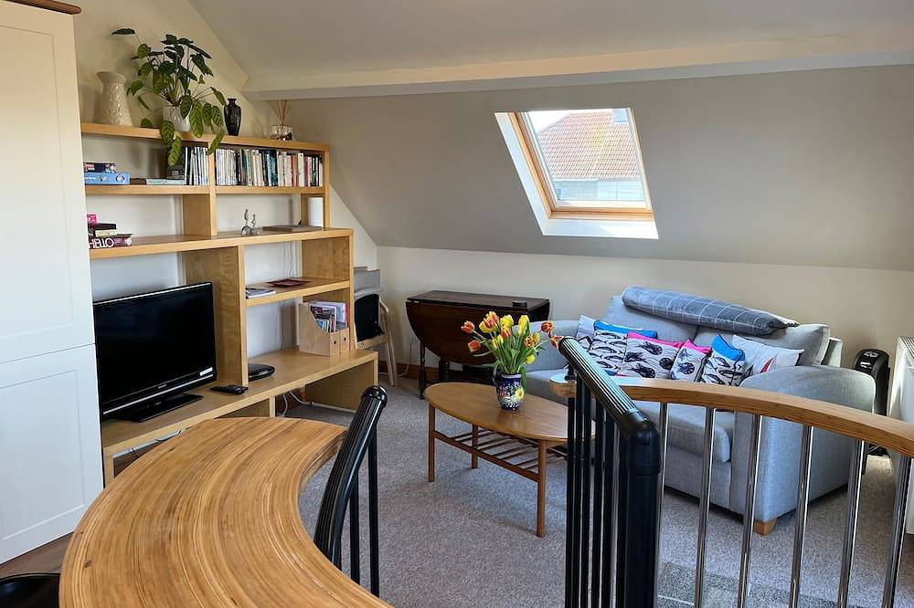 Entire apartment, Buzzard’s Rest  -  A comfortable, quiet, welcoming property with ample parking. in Falmouth (Cornwall), Cornwall