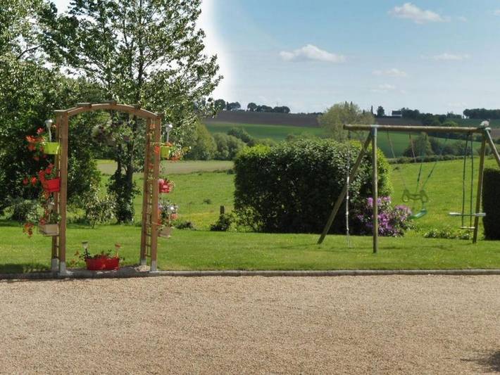 Location de vacances pour 5 personnes, avec terrasse et jardin à Saint-Thélo - 4