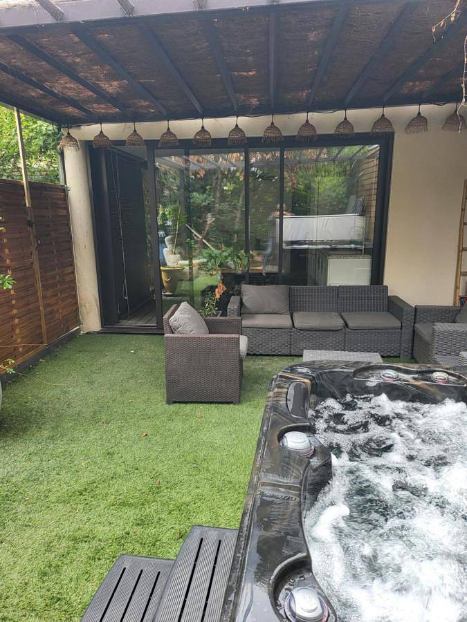 Appartement de vacances pour 2 personnes, avec jardin et jacuzzi
