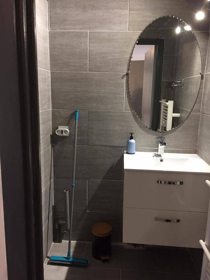 Appartement entier, Studio with Terrace in Lacaune, Région de Lacaune