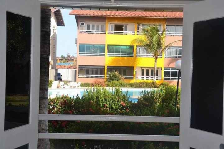 Beach rental for 7 people, with hot tub and pool as well as yard and balcony in Brazil