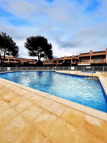 Gîte pour 6 personnes, avec terrasse et piscine dans Plage de La Garonne