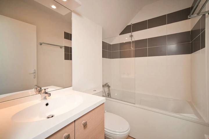 Appartement entier, Appartement de vacances pour 4 personnes avec piscine in Quéven, Côte des Mégalithes