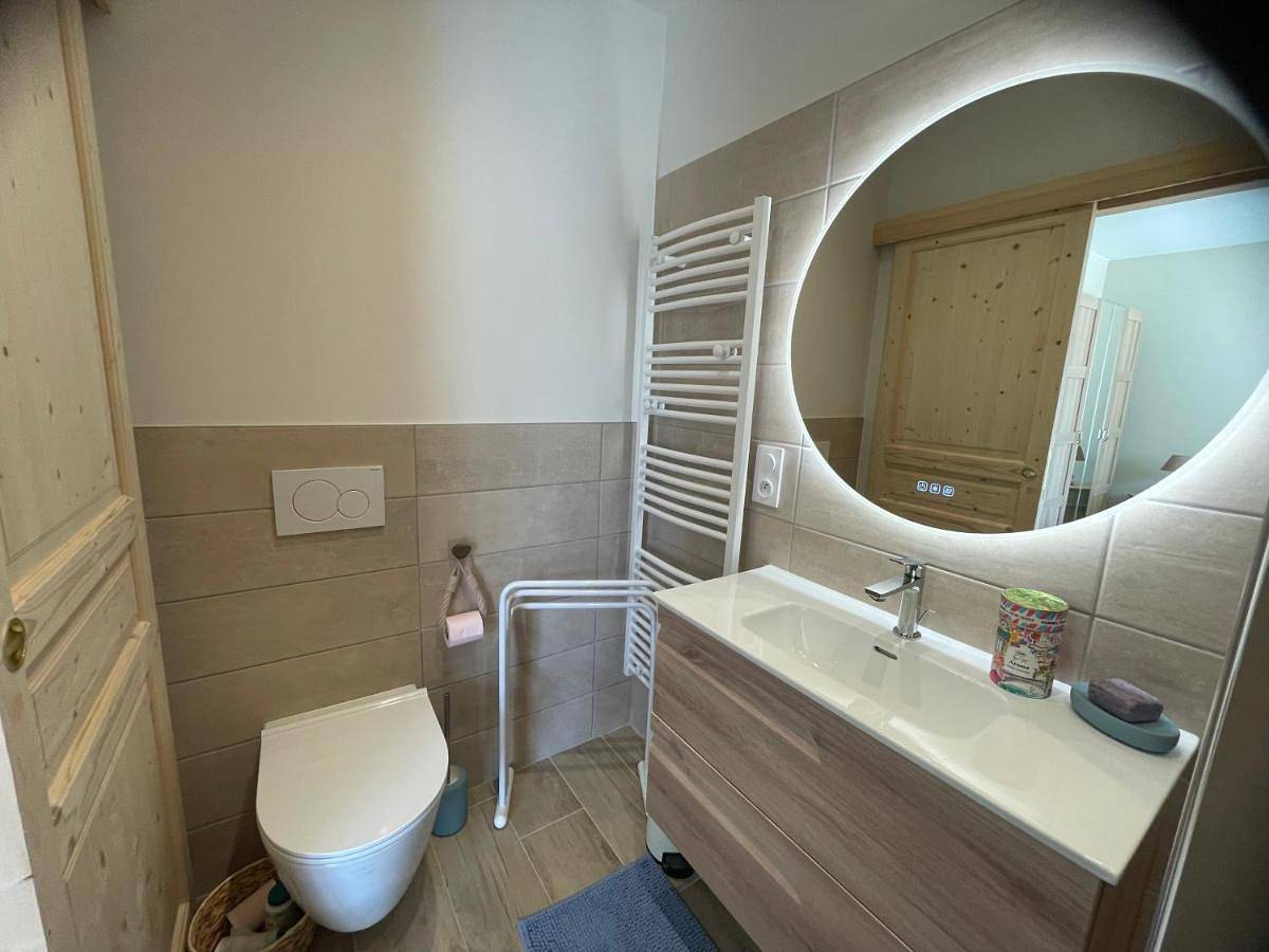 Double Room with Private Bathroom in La Teste-de-Buch, Région d'Arcachon