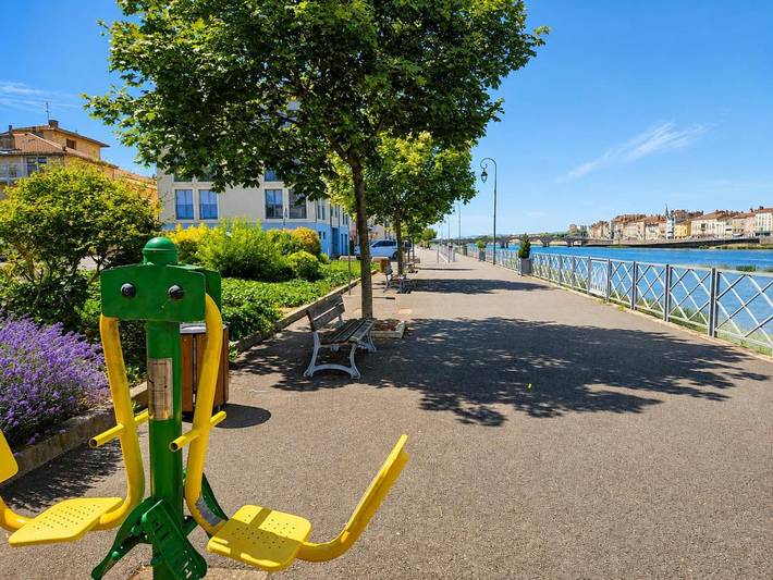 Gîte pour 4 personnes, avec vue à Saint-Laurent-sur-Saône - 4