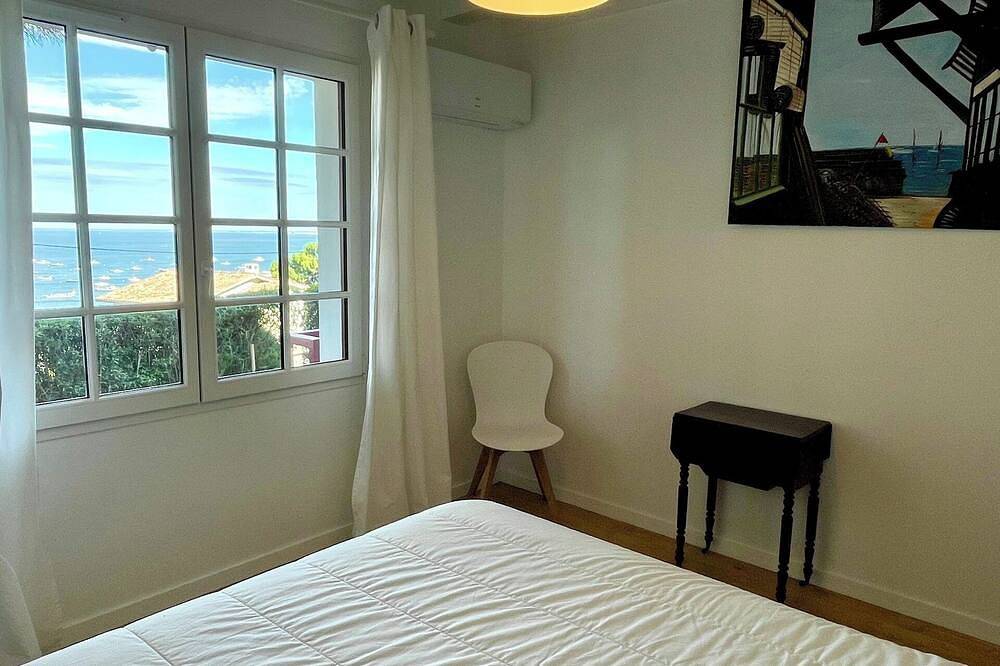 Wonderful newly renovated house with fantastic bay views in Le Canon, Lège-Cap-Ferret