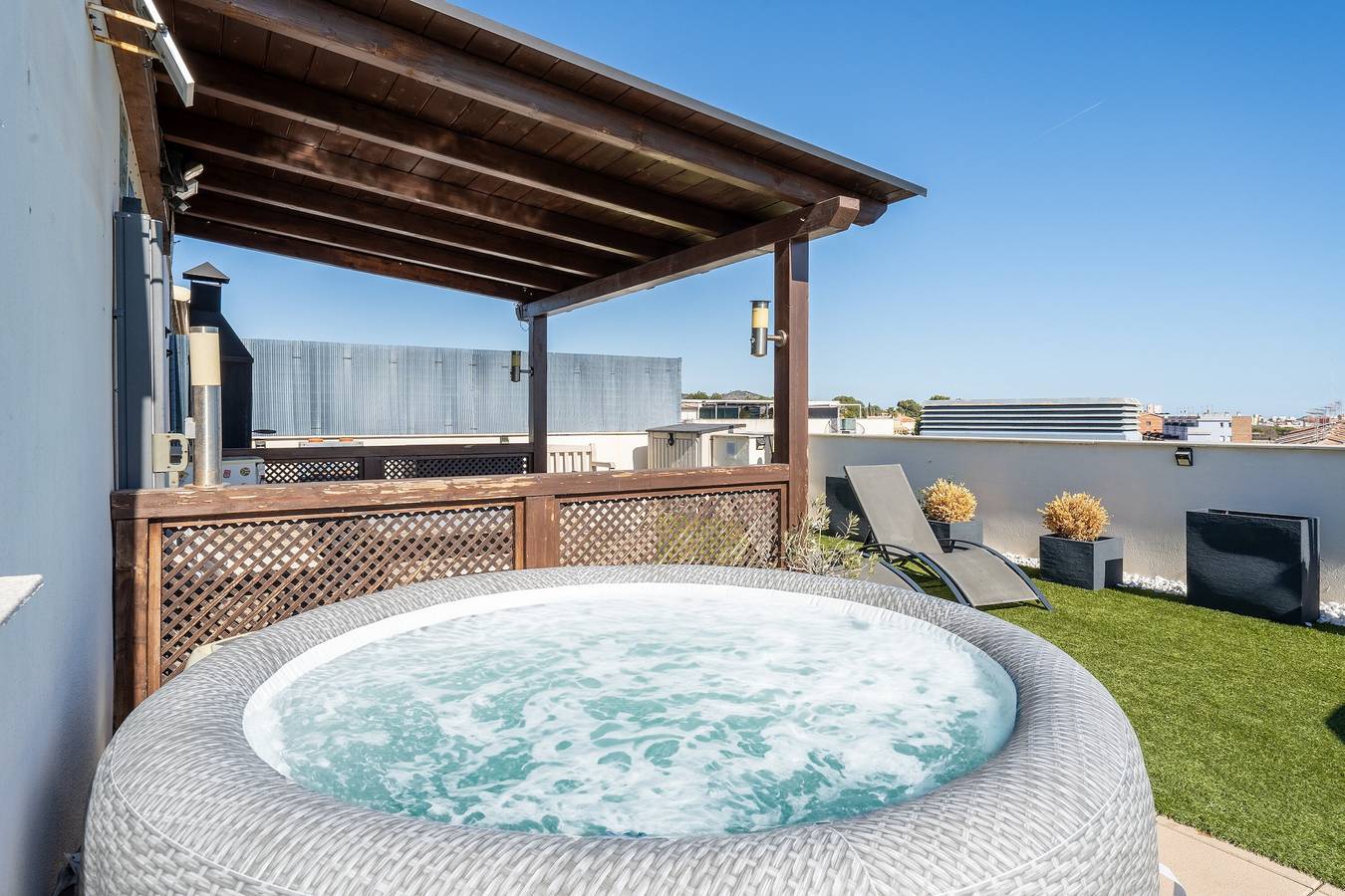 Ganze Wohnung, Ferienwohnung 'Sunset- Spa and Bbq' mit Meerblick, Wlan und Klimaanlage in el Vendrell, Costa Dorada