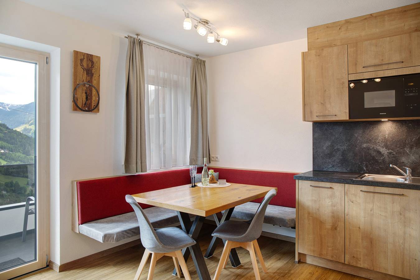 Ganze Wohnung, Ferienwohnung 'Bergliebe Top 1' mit Bergblick, Balkon und Wi-Fi in Gerlosberg, Tiroler Unterland