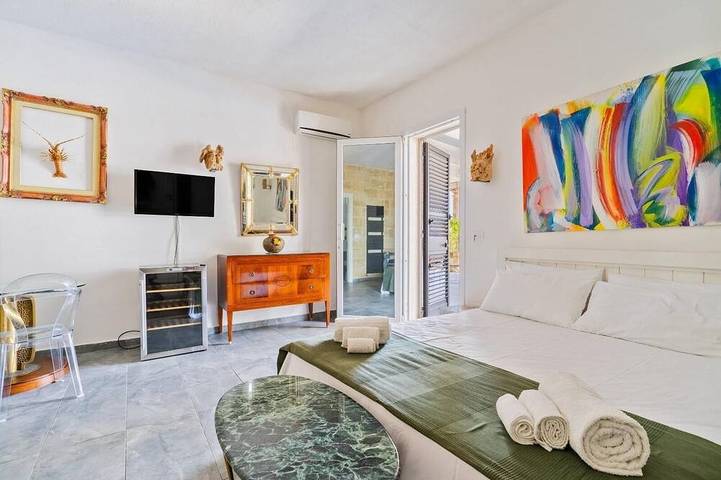 Elegant 19th-century farmhouse located 700 meters from Baia Verde, Gallipoli in Baia Verde, Golfe de Tarente