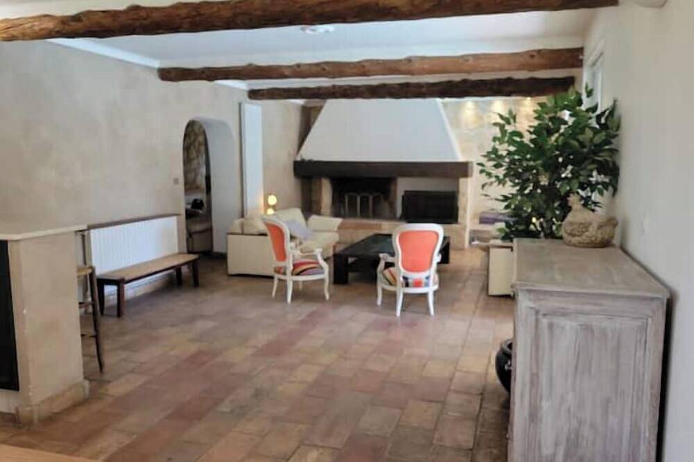 Grande Bastide Private swimming pool and tennis court in Rognes, Region de Aix-en-Provence
