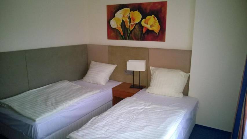Hotel für 2 Personen, mit Terrasse in Aschersleben - 4