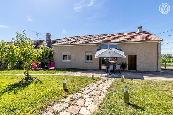 Gîte pour 4 personnes, avec Terrasse et Jardin