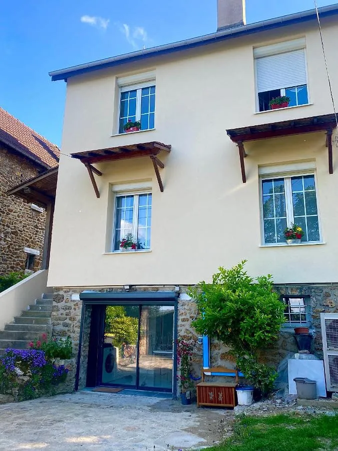 Ferienwohnung für 4 Personen, mit Terrasse und Garten sowie Ausblick - 1