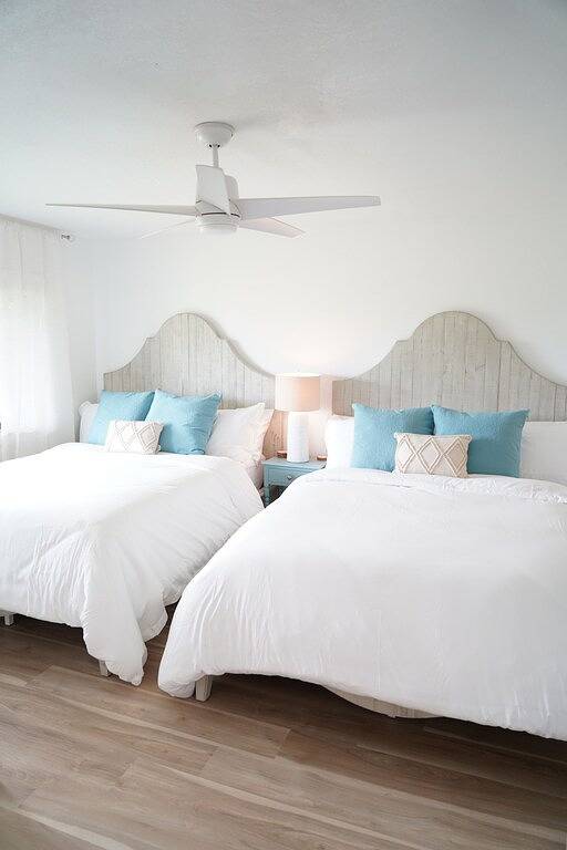Ganze Wohnung, 🏖️Just Remodeled! The Ocean Cottage at Ocean Village Beach Condo in Fort Pierce, Hutchinson Island