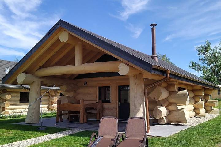 Blockhütte für 4 Personen, mit Terrasse und Sauna sowie Garten, mit Haustier - 1