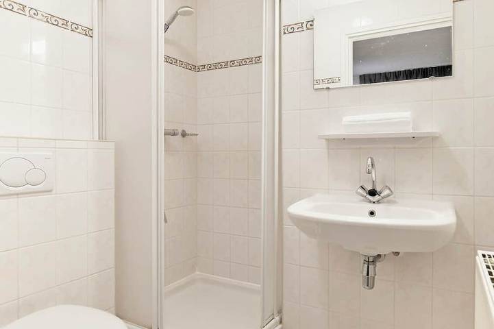 Comfortable bungalow for 6 persons at the waterfront in Drenthe