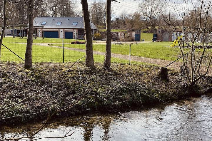 Gîte pour 4 personnes, avec jardin dans Bourdainville