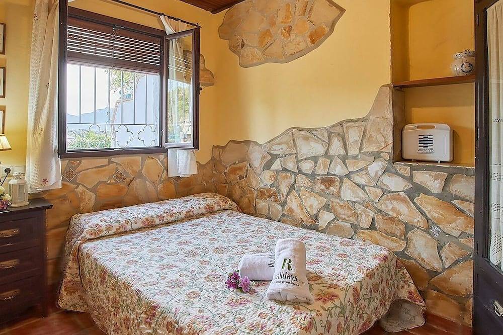 Casa Los Olivos Prado del Rey by Ruralidays in Prado del Rey, Pueblos Blancos