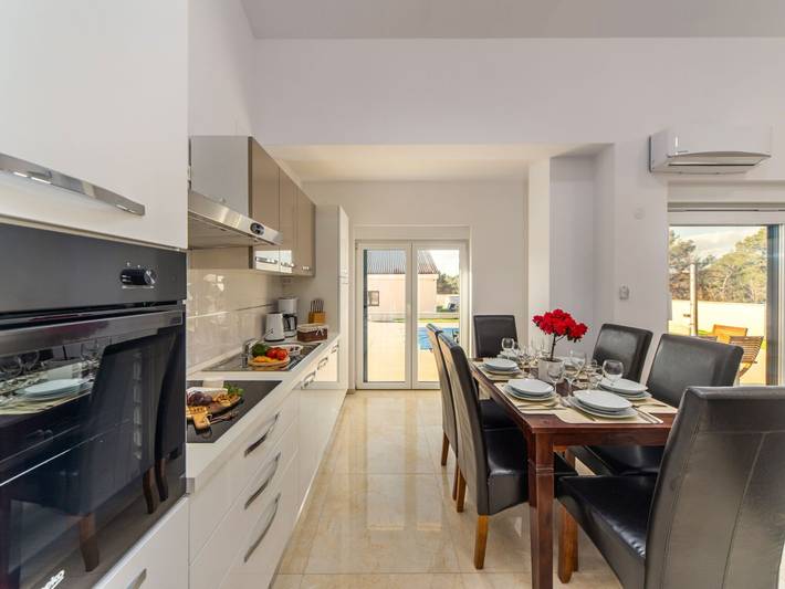 Villa pour 6 personnes, avec jardin et piscine à Šibenik - 4
