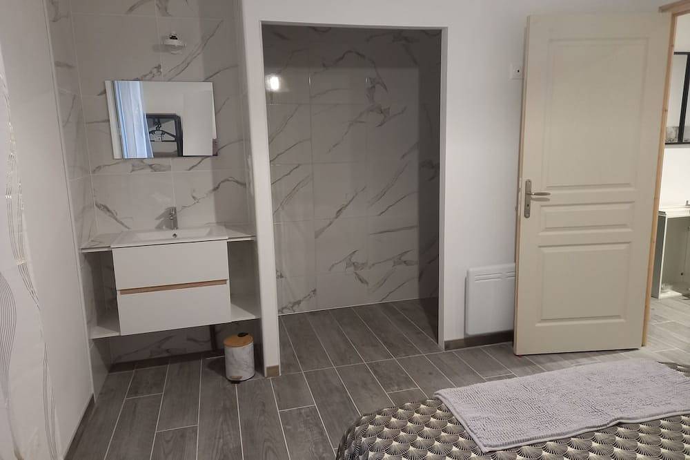 Comfortable 2bed house in Ardèche in Saint-Montan, Privas