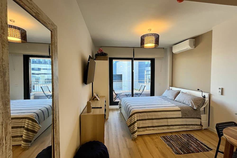 Entire apartment, Studio Home Madrid in San Sebastián de los Reyes, Madrid Province