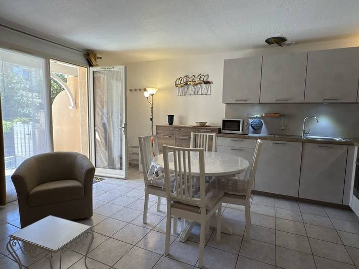 Location de vacances pour 6 personnes, avec balcon/terrasse, adapté aux familles dans Plage du Casino - 3