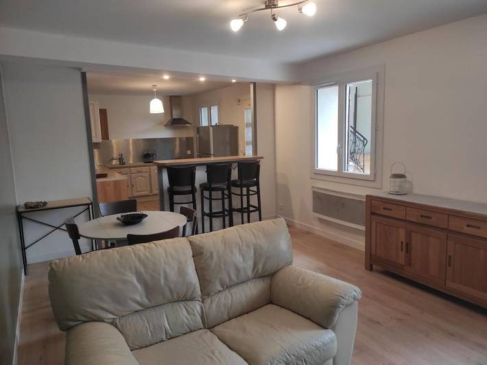 Gîte pour 6 personnes, avec Terrasse dans Saint-Denis-en-Bugey