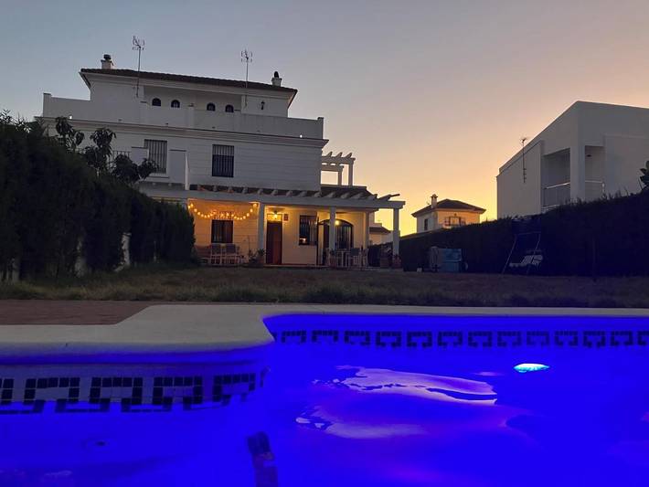 Apartamento para 8 personas, con Balcón y Terraza además de Jardín y Piscina en Nuevo Portil