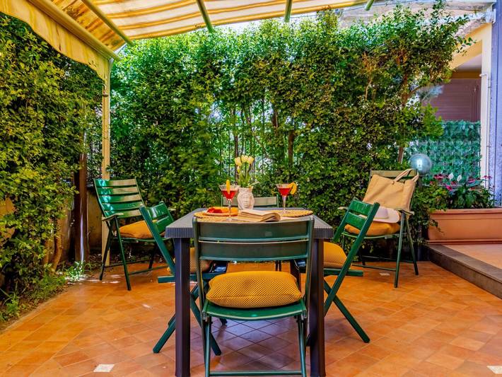 Ferienwohnung für 4 Personen, mit Balkon und Terrasse sowie Garten