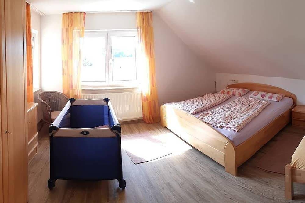 Ganze Wohnung, Familien- und Gruppenreisen, Landhaus mit Bauernhof, Balkon, Wlan in Bad Wurzach, Region Bodensee-Oberschwaben