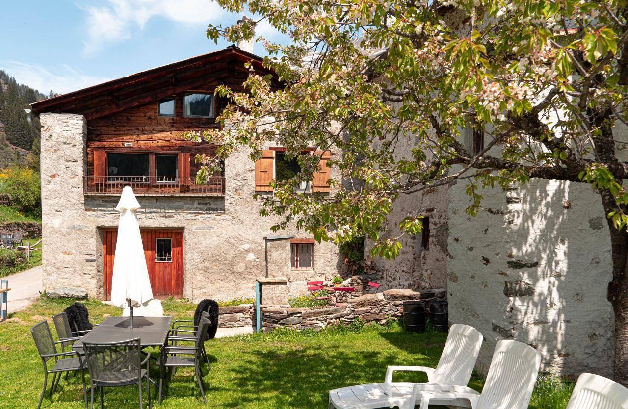 Maiensäss 5.5 Zi sonnig und rustikal in Poschiavo, Livigno Alpen