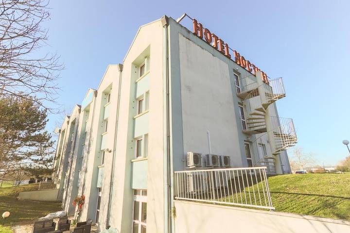 Hôtel pour 3 personnes, avec Terrasse et Jardin