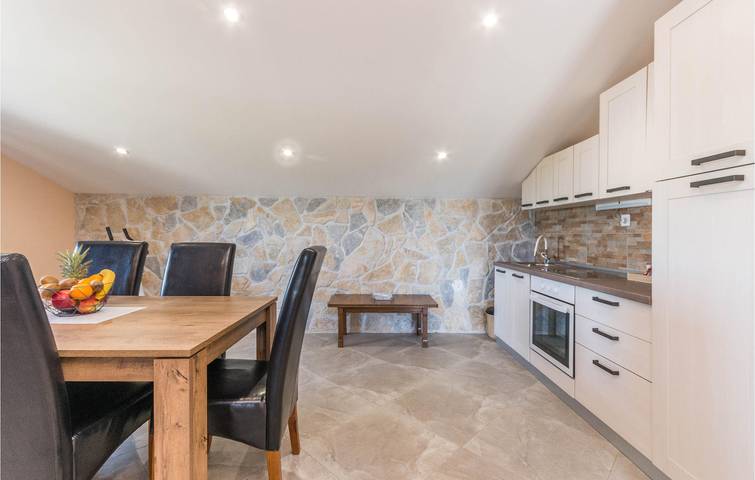 Reizende 22 m² große Wohnung mit Pool, WLAN und Terrasse in Grad Benkovac, Zadar