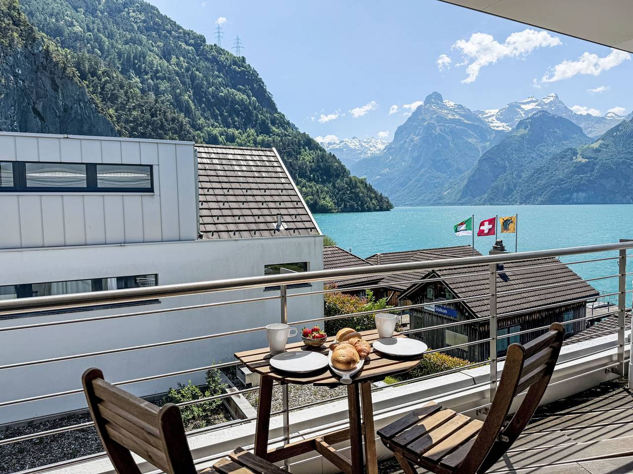 Villa am See 2 / Beach House in Vierwaldstättersee (UR), Vierwaldstättersee