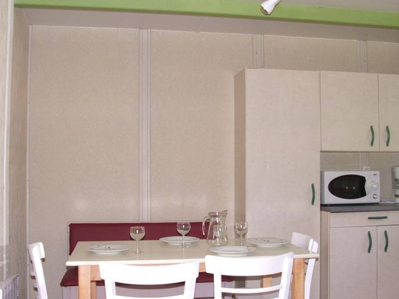 Chalet amplio con terraza, 3 habitaciones, para 6 personas in Vendays-Montalivet, Parque natural regional del Médoc