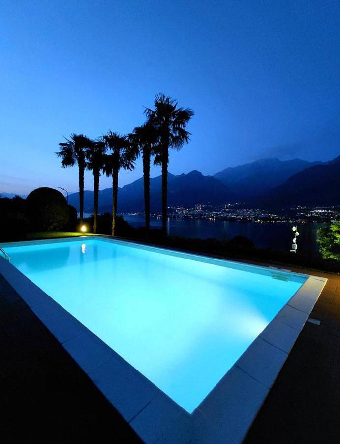 Gîte pour 4 personnes, avec Terrasse et Jardin ainsi que Bassin pour enfant et Piscine à Oliveto Lario