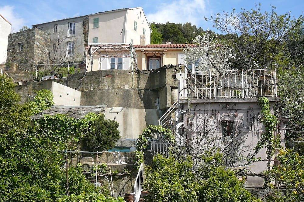 Soleggiato villa con vista mozzafiato sul borgo e il mare in Oletta, Calvi e dintorni