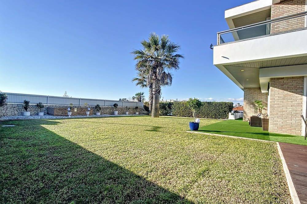 Apartamiento 3 habitaciones garden view in Alvor, Distrito de Faro