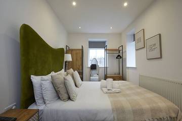 Apartment for 5 People in Huddersfield, West Yorkshire, Photo 2