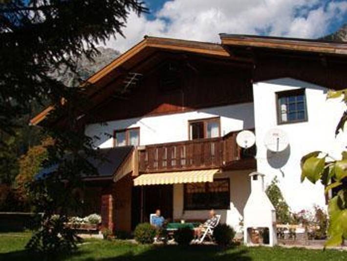Ferienwohnung für 3 Personen, mit Balkon und Terrasse sowie Garten in Ramsau am Dachstein - 2