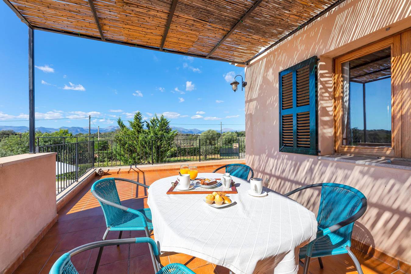 Villa Son Allarga with Pool, Wi-Fi & Terrace in Costitx, Majorca Center