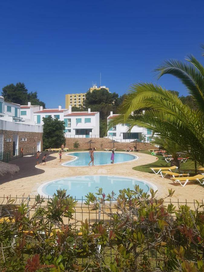 Apartamento para 6 personas, con Balcón y Terraza además de Jardín y Piscina en Praia dos Três Irmãos