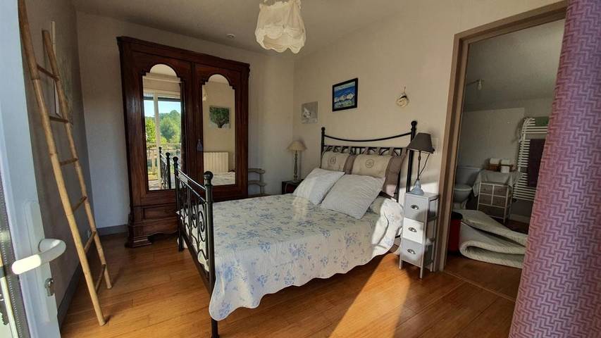 Location de vacances pour 5 personnes, avec piscine ainsi que vue et jardin à Grignols (Gironde) - 2