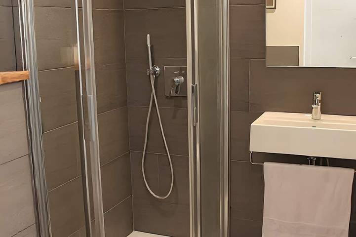Gîte pour 2 personnes, avec jardin et piscine à Les Vigneaux - 3
