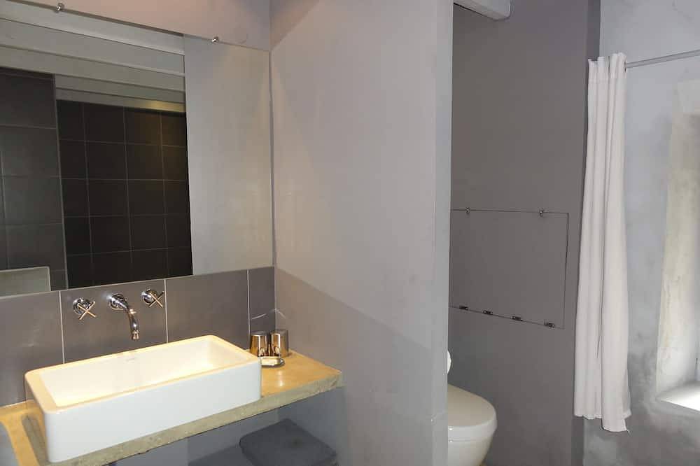 Gite de charme au design contemporain. Meublé de tourisme 4 *. in Clermont-de-Beauregard, Périgord Pourpre