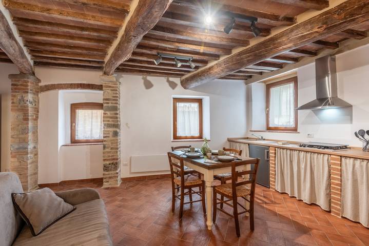 Casa di Via del Corallo Gerfalco – Historic Village Apartment with Nature Reserve Access in Montieri, Grosseto provins