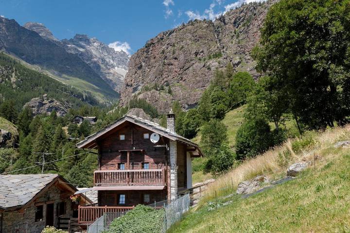 Chalet pour 4 personnes, avec jardin dans Cervinia - 2